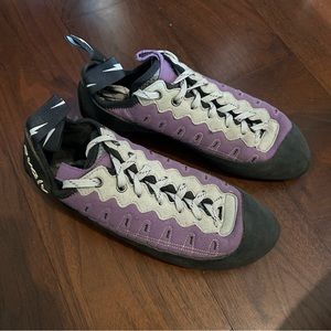 Evolv Women’s size 9 Rock Climbing Shoes